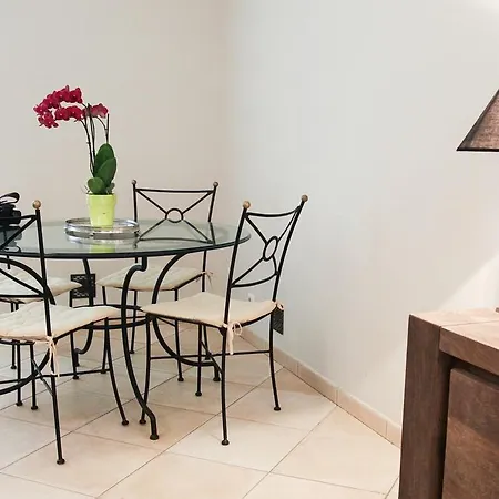 Domaine De Nazere Avezan