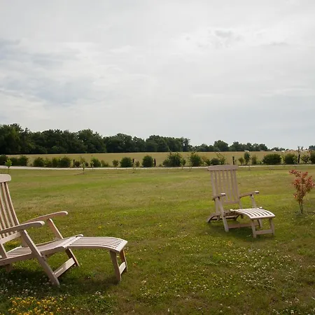 Domaine De Nazere Avezan