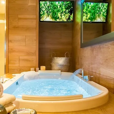 Domaine De Nazere 펜션 Avezan