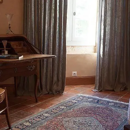 Domaine De Nazere 펜션 Avezan