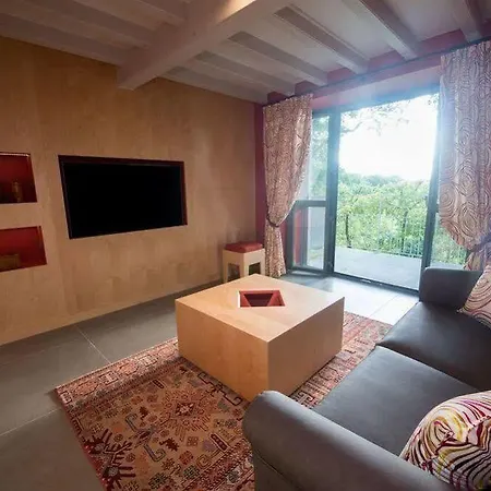 펜션 Domaine De Nazere Avezan