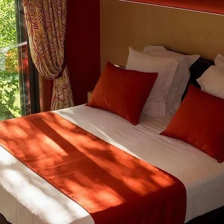 Domaine De Nazere 펜션 *