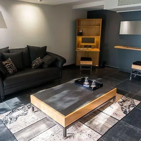 펜션 Domaine De Nazere Avezan