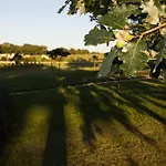 בית נופש Domaine De Nazere *