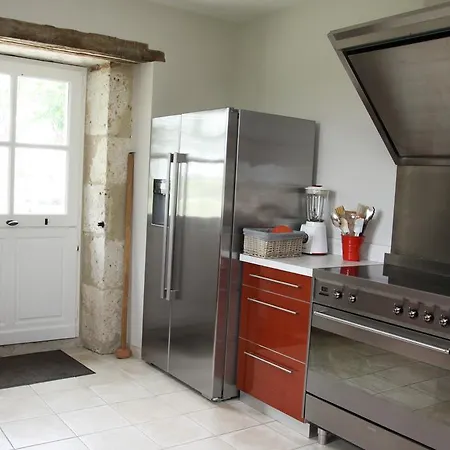 Domaine De Nazere Holiday home Avezan