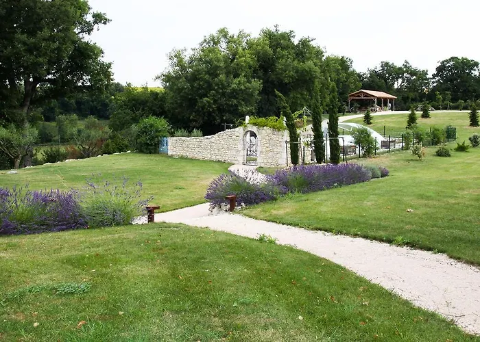 Casa de Férias Domaine De Nazere