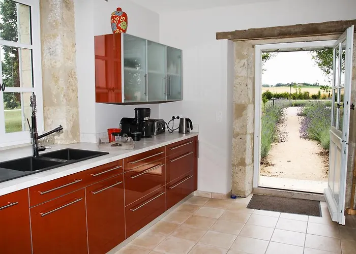 Domaine De Nazere * Avezan