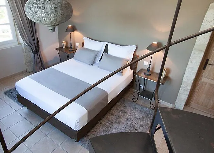 Casa de Férias Domaine De Nazere Avezan