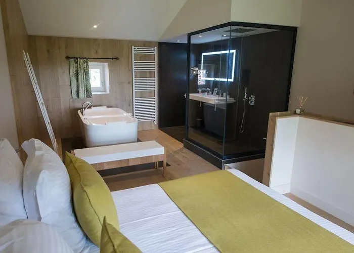 Domaine De Nazere Casa de Férias *